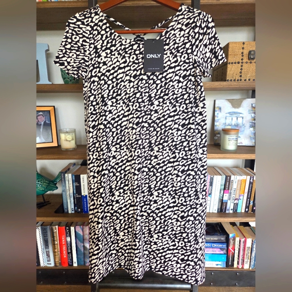 NWT - ONLY Black and White Shift Dress, Size Small